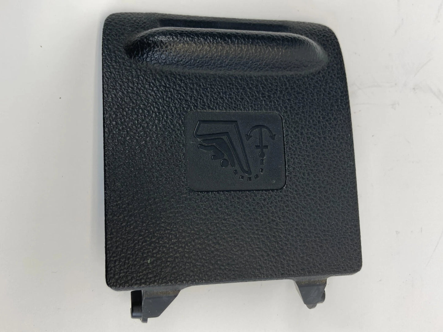 12-15 HONDA CIVIC SEDAN REAR SEAT OPEN & CLOSE LID CHILD ANCHOR CAP 84501-TR0-A0
