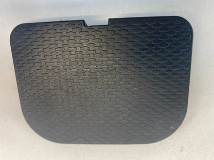 07-13 MITSUBISHI OUTLANDER REAR QUARTER PANEL PLUG CAP COVER TRIM 7230A168ZZ