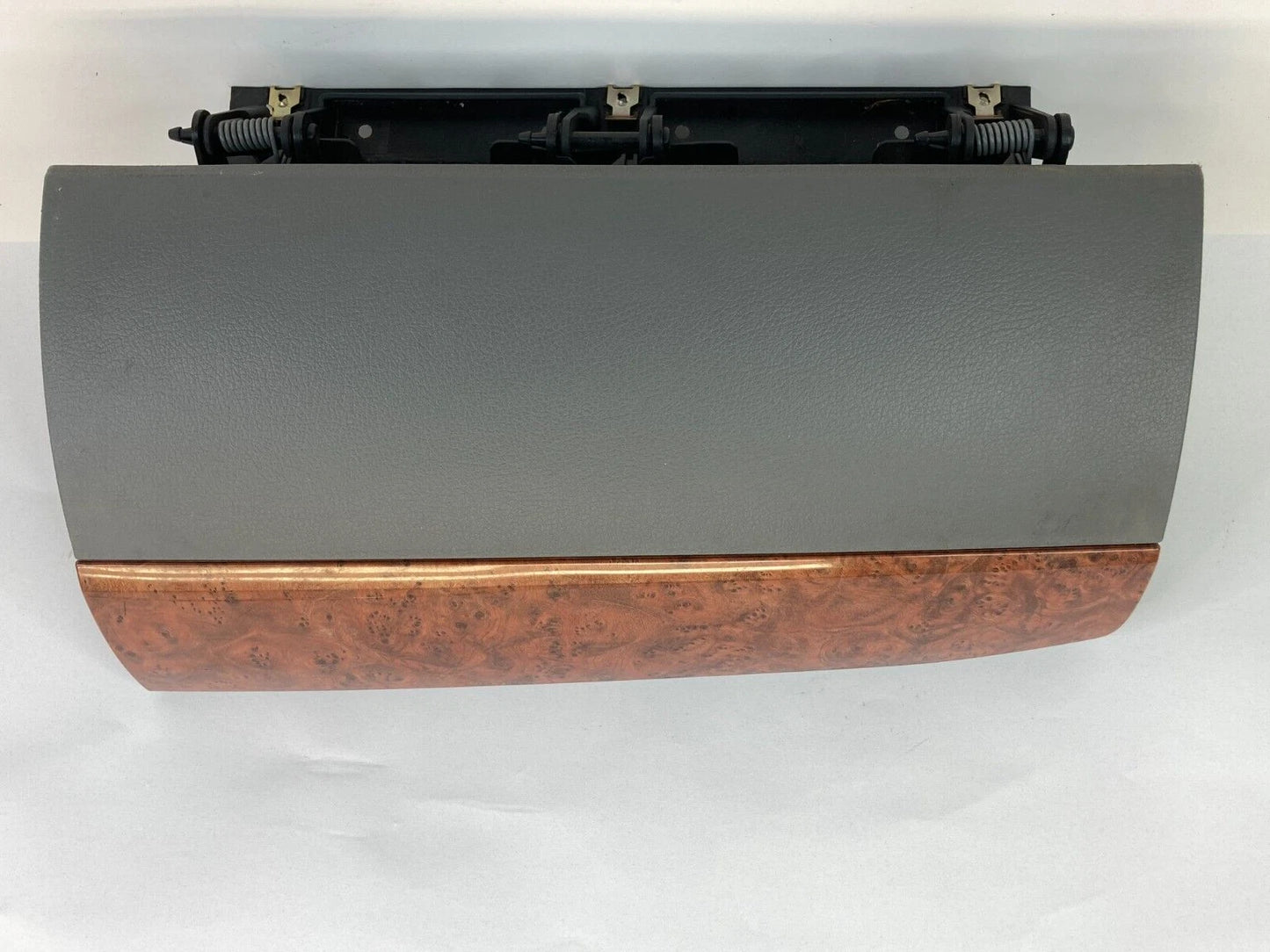 2008-2010 GRAND CARAVAN TOWN & COUNTRY UPPER GLOVE BOX STORAGE DOOR LID OEM