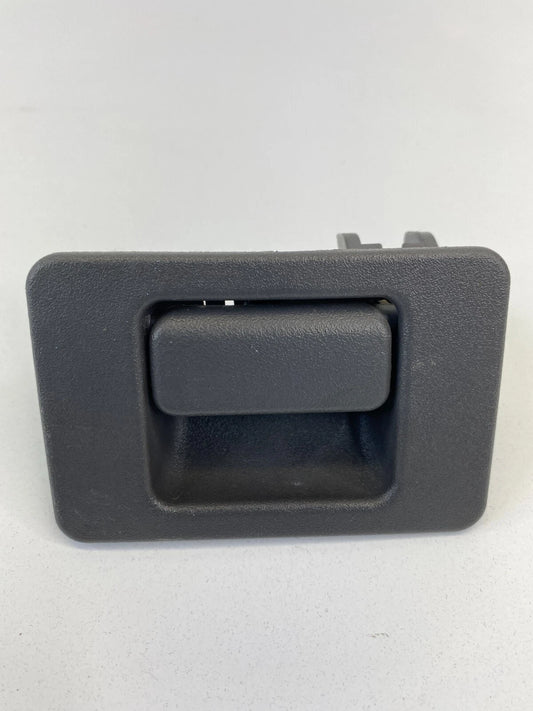 2002-2005 FORD EXPLORER MOUNTAINEER GLOVE BOX DOOR HANDLE LATCH YL2A-1006004-AAW