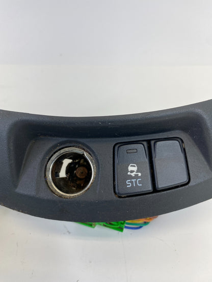 04-07 Volvo S40 Center Console Traction Switch Power Outlet W/ Bezel 8685380 OEM