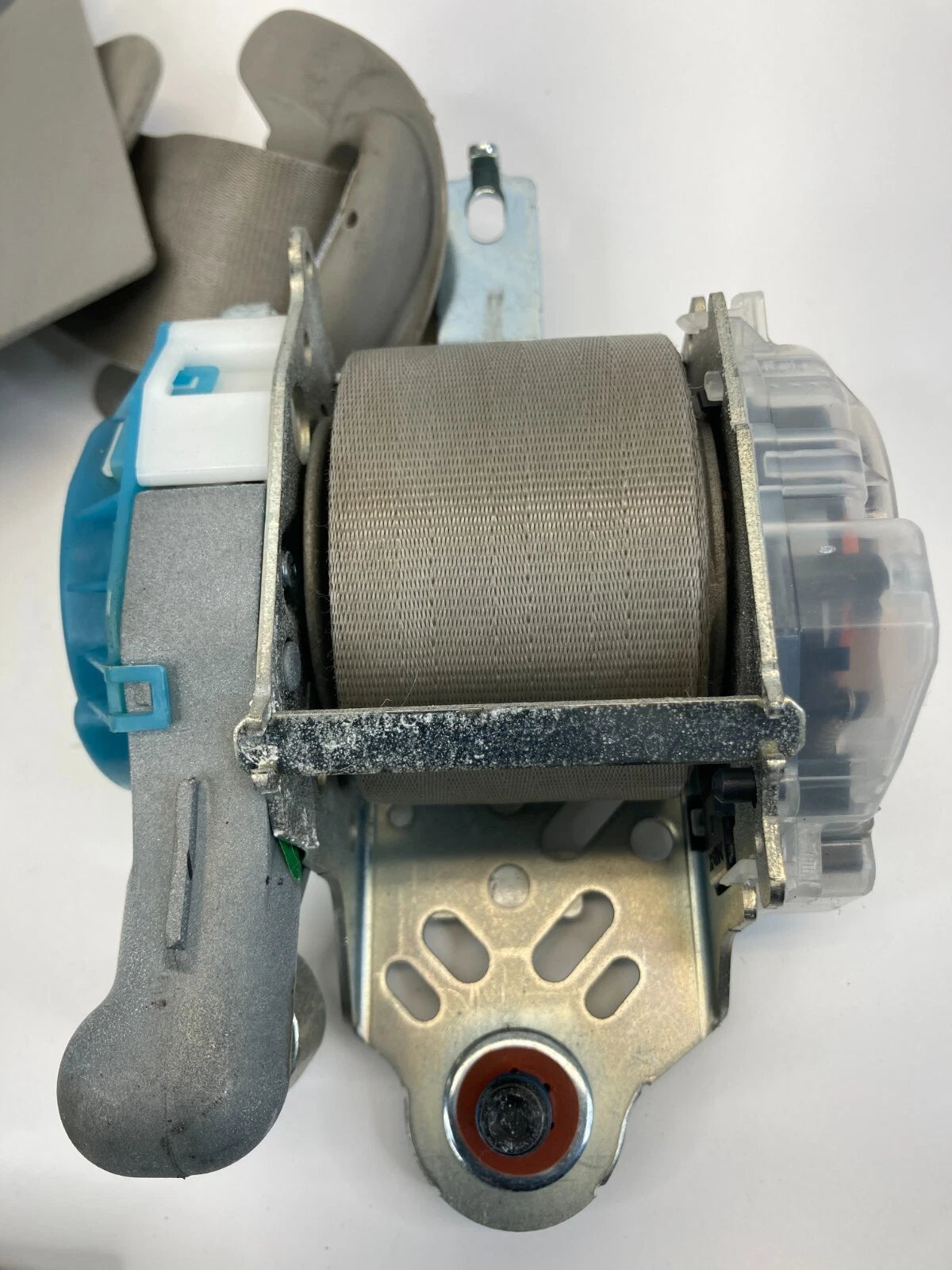 11-13 KIA FORTE FRONT RIGHT PASSENGER SIDE SEAT BELT RETRACTOR PRETENSIONER OEM