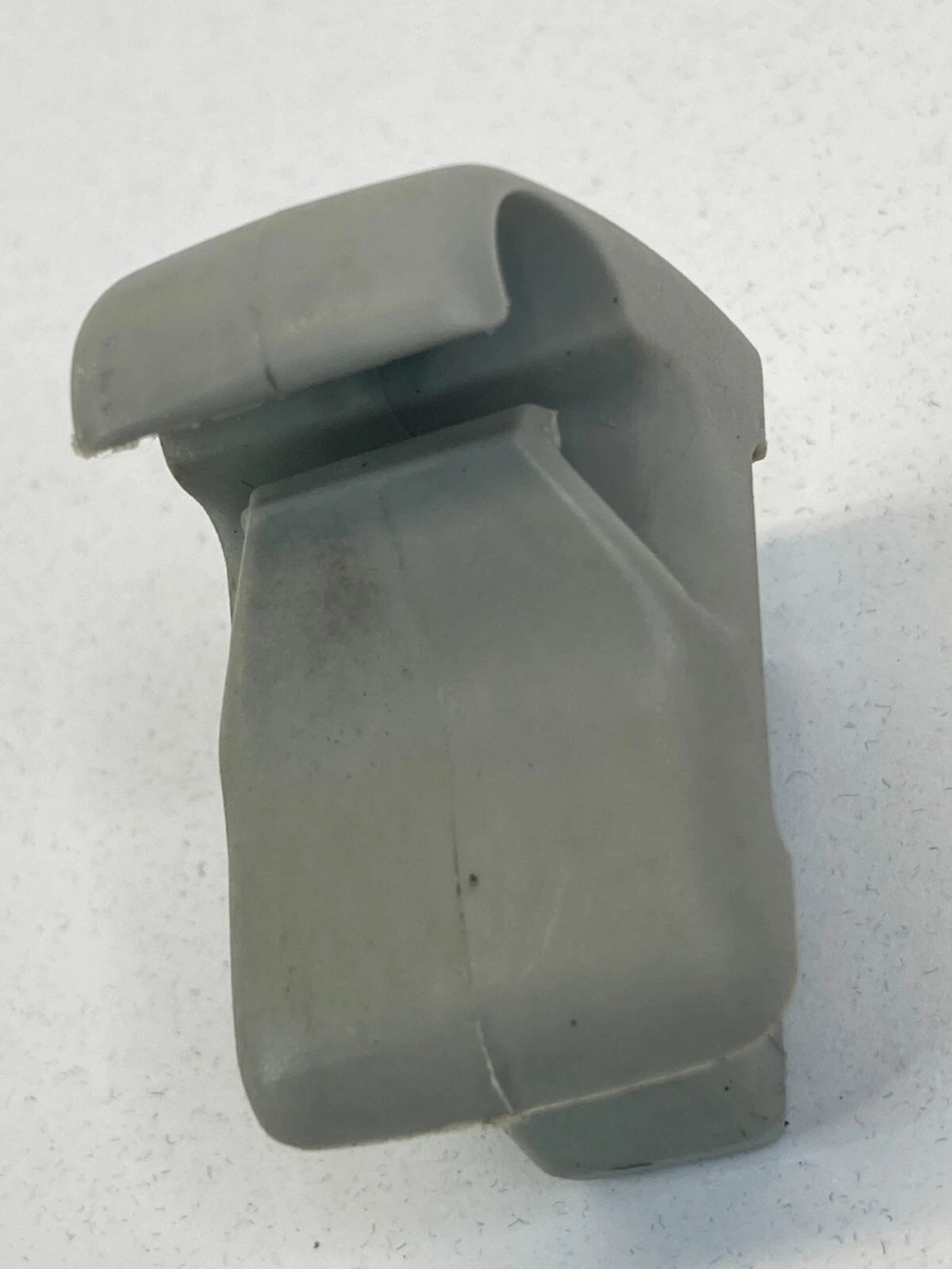 2006-2013 MITSUBISHI OUTLANDER ES SUV 4-DR SUNVISOR SUN VISOR SHADE HOLDER CLIP