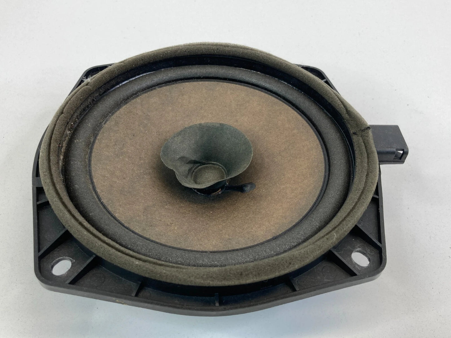 1999-2012 MITSUBISHI GALANT FRONT RIGHT DOOR AUDIO SPEAKER MR306819 OEM