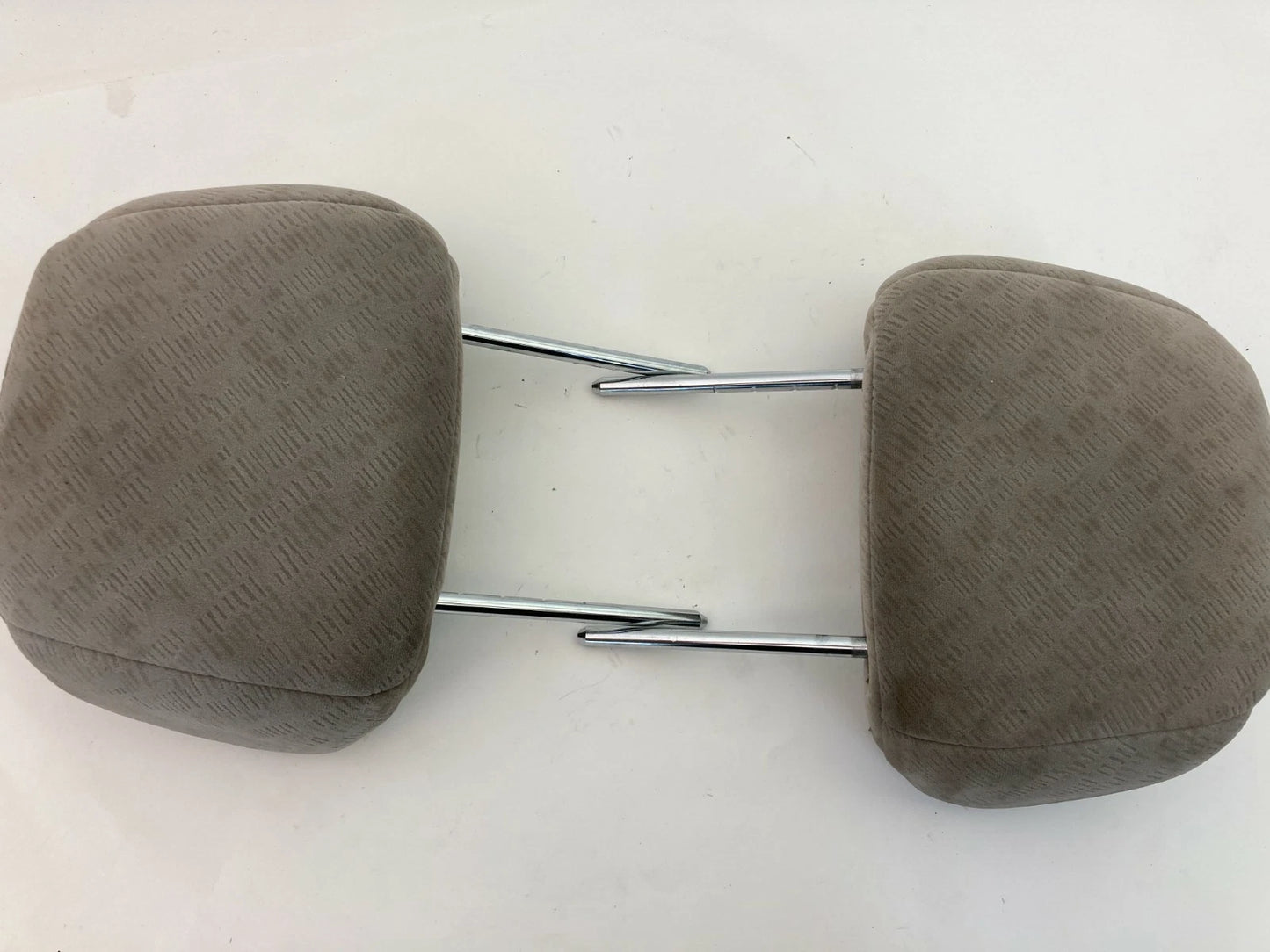 2004 2005 2006 HYUNDAI ELANTRA FRONT LEFT RIGHT SIDE SEAT HEADREST HEAD REST SET