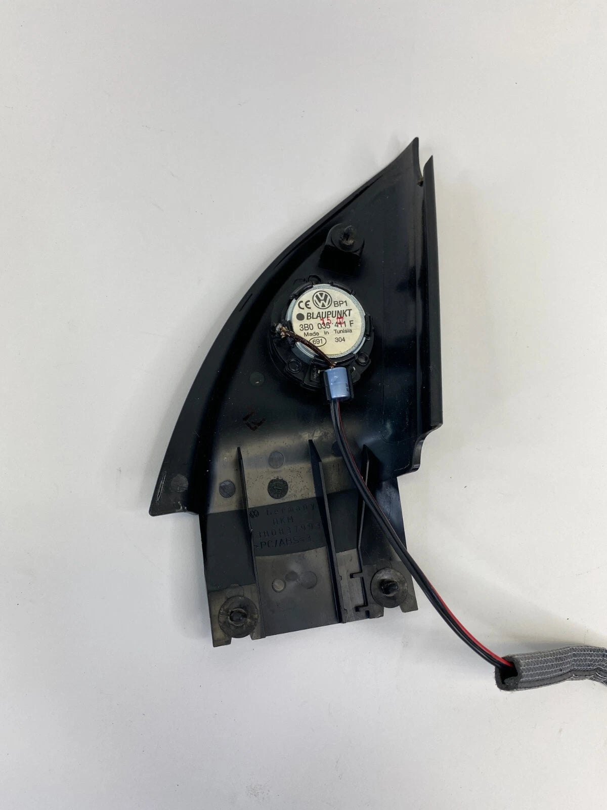 2002-2005 VW PASSAT FRONT DRIVER SIDE DOOR CORNER COVER W/ TWEETER 3B0837993 OEM