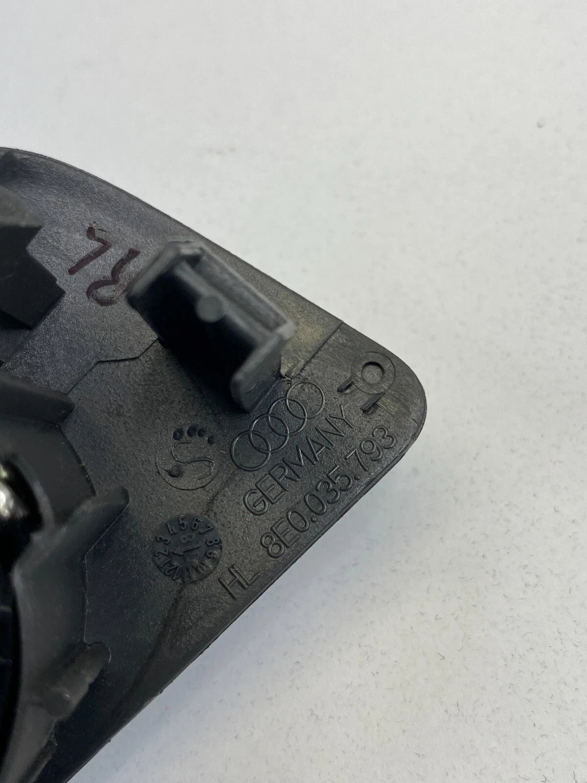2005-2008 AUDI A4 QUATTRO REAR LEFT SIDE DOOR AUDIO SPEAKER TWEETER 8E0035399
