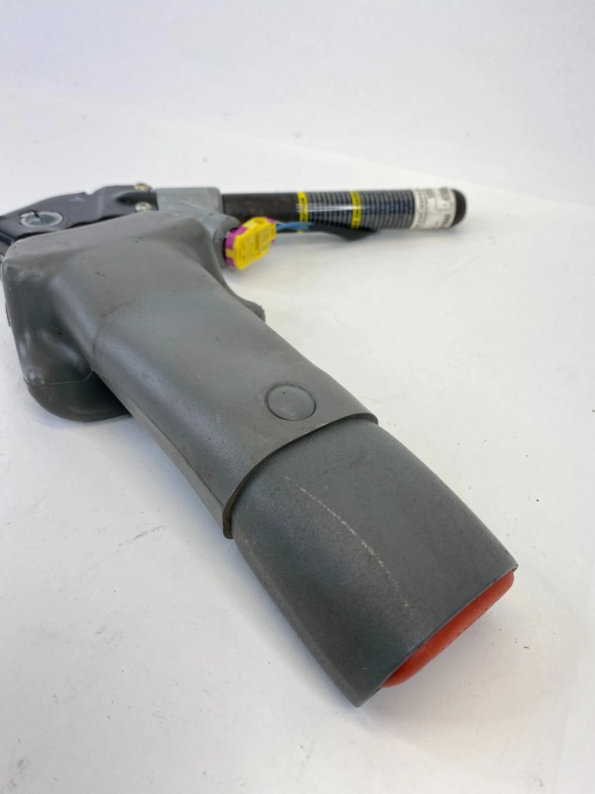 2004 2005 DODGE CARAVAN FRONT RIGHT PASSENGER SIDE SEAT BELT BUCKLE END ASSY OEM