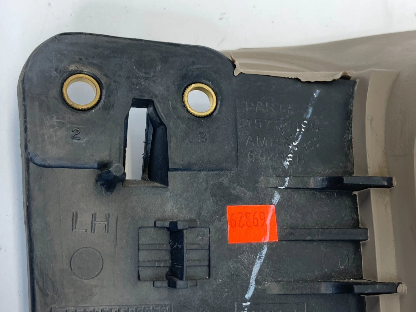 2000-2006 CHEVY TAHOE GMC YUKON REAR LEFT B PILLAR GRAB GRAP HANDLE 15761196 OEM