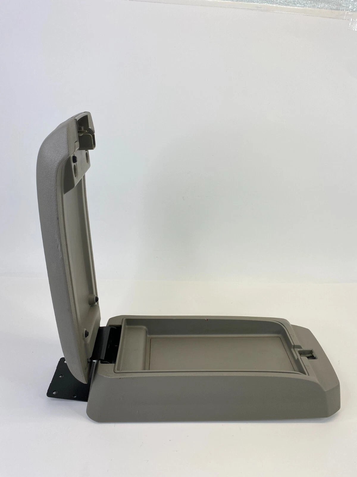 2010-2012 DODGE CALIBER CENTER CONSOLE STORAGE ARMREST ARM REST LID ASSY OEM