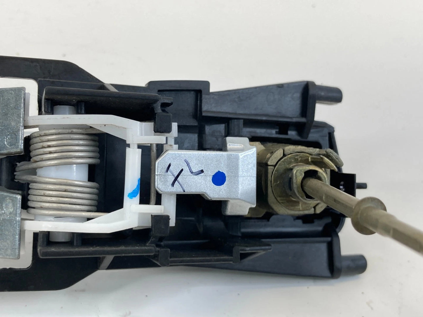 2006 MERCEDES-BENZ CLS500 FRONT LEFT DRIVER SIDE OUTER EXTERIOR DOOR HANDLE OEM