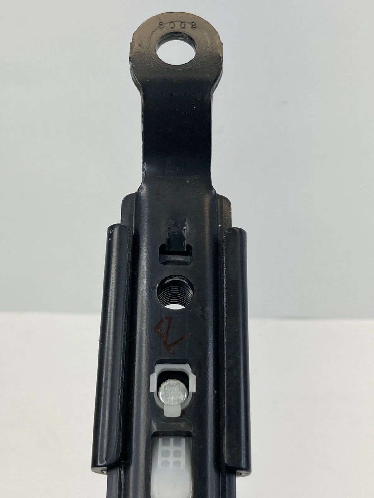 05-08 TOYOTA COROLLA FRONT RIGHT PASSENGER SIDE SEAT BELT HEIGHT ADJUSTER OEM
