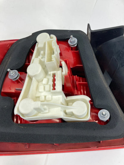 07 08 BMW 328XI REAR RIGHT PASSENGER SIDE OUTER TAIL LIGHT TAILLIGHT 7161956 OEM