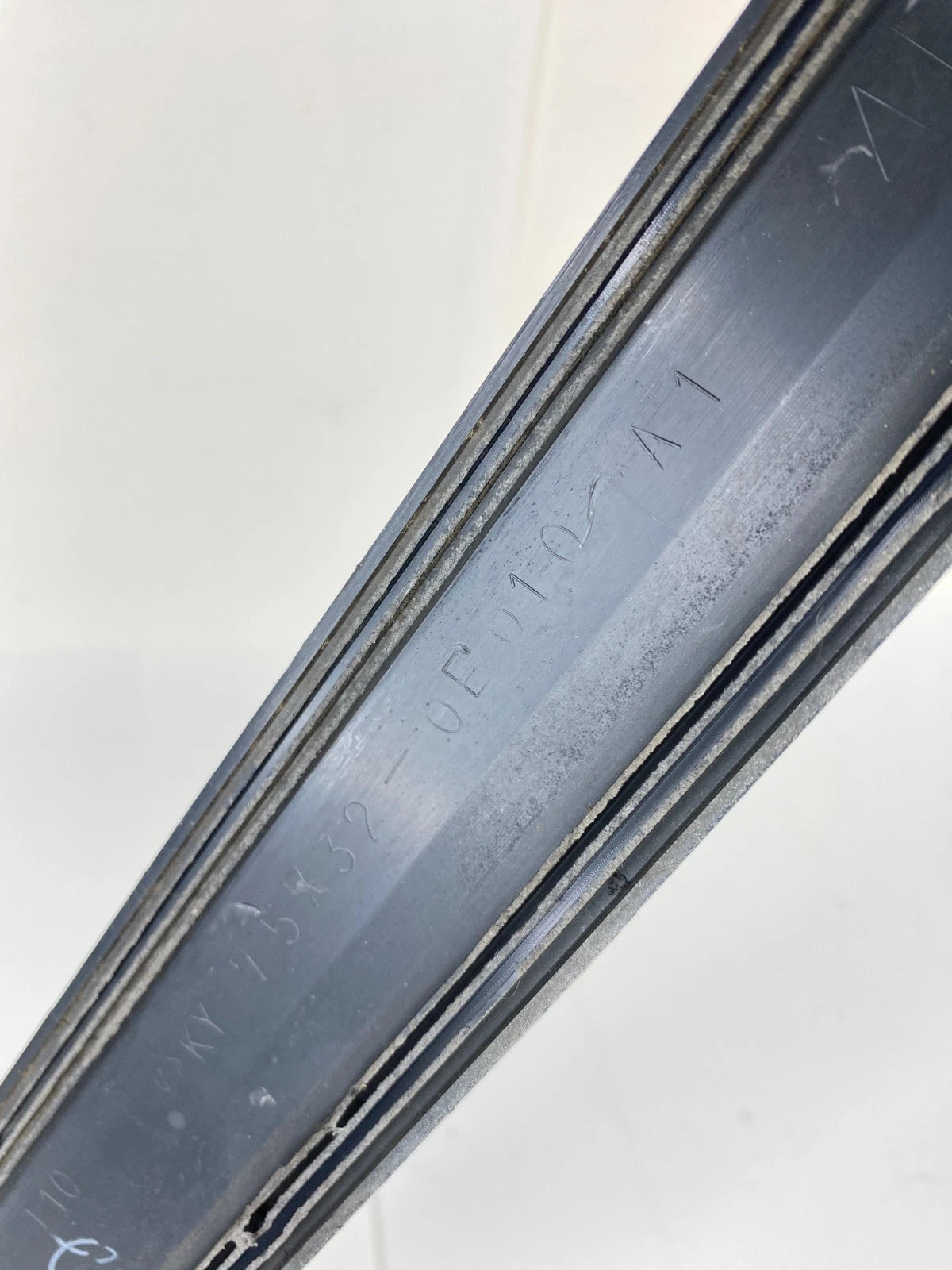 2007-2009 LEXUS RX350 2004-2006 RX330 FRONT LEFT DRIVER EXTERIOR DOOR MOLDING