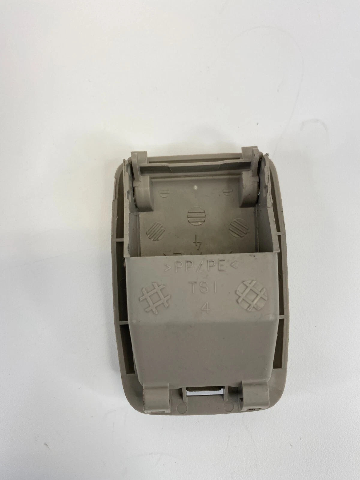 02 03 04 05 06 TOYOTA CAMRY BACK REAR SEAT CHILD ANCHOR CAP COVER ASSY OEM