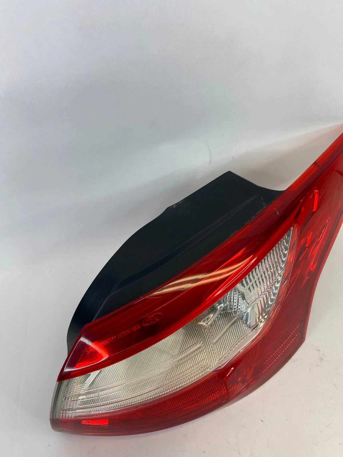 2012 2013 2014 FORD FOCUS SEDAN RIGHT PASSENGER OUTER TAIL LIGHT TAILLAMP OEM