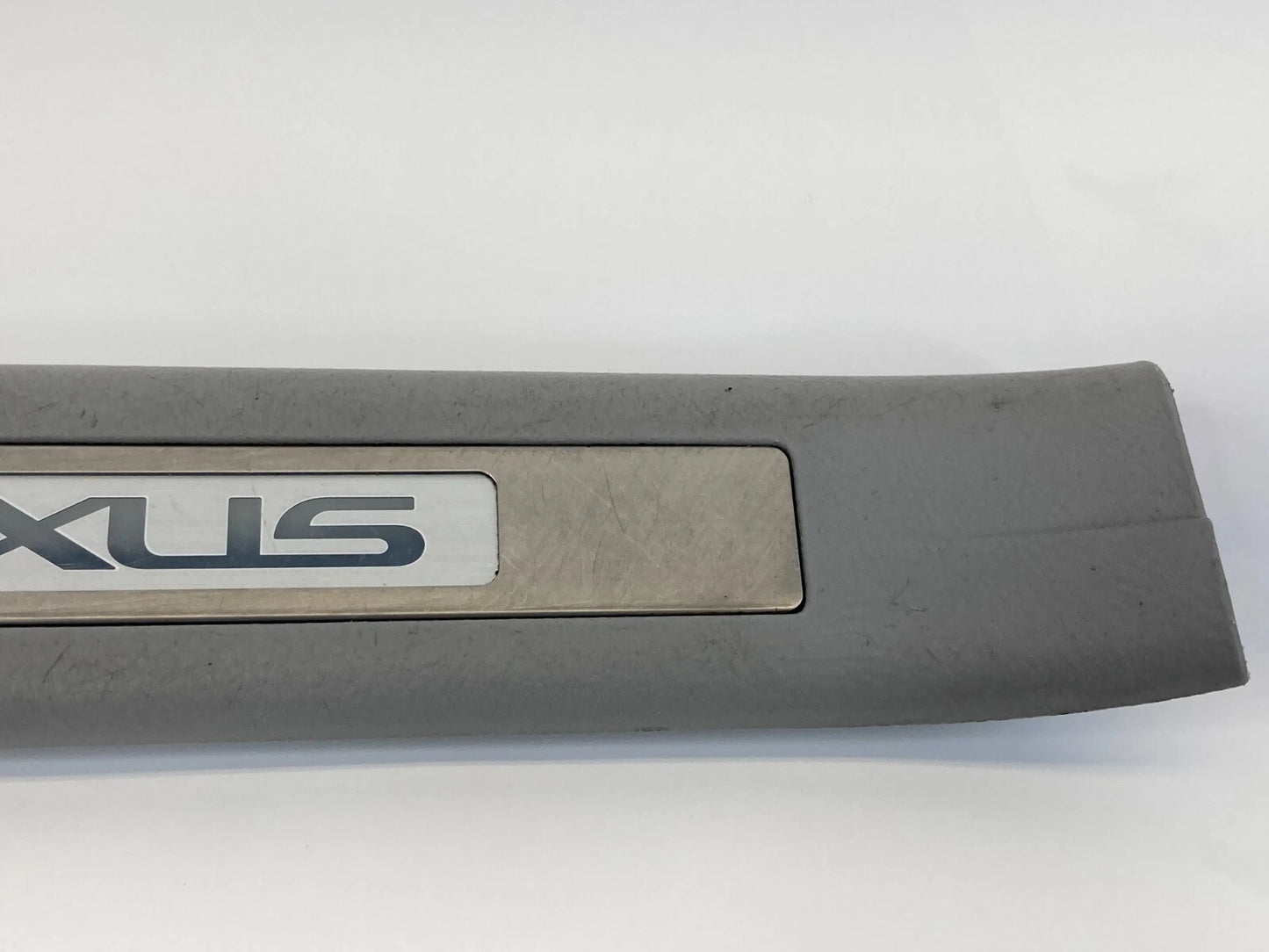 2006 2007 LEXUS RX400H REAR RIGHT SIDE DOOR SILL TRIM PLATE 67930-48020 OEM