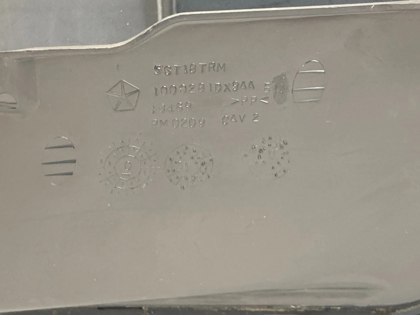 2002-2005 DODGE RAM 1500 DASH GLOVE BOX STORAGE COMPARTMENT 1000281DX9AA OEM