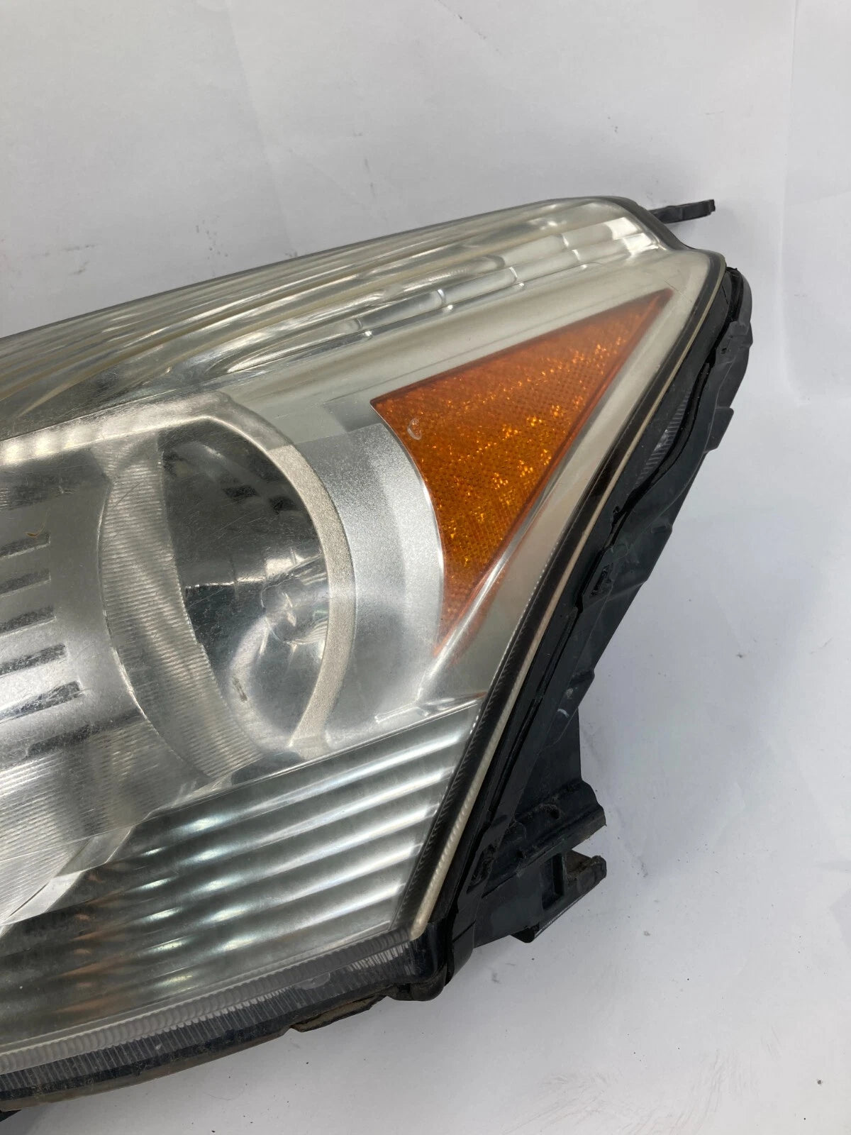 2009-2012 CHEVROLET TRAVERSE FRONT LEFT DRIVER SIDE HEADLIGHT HEADLAMP HALOGEN