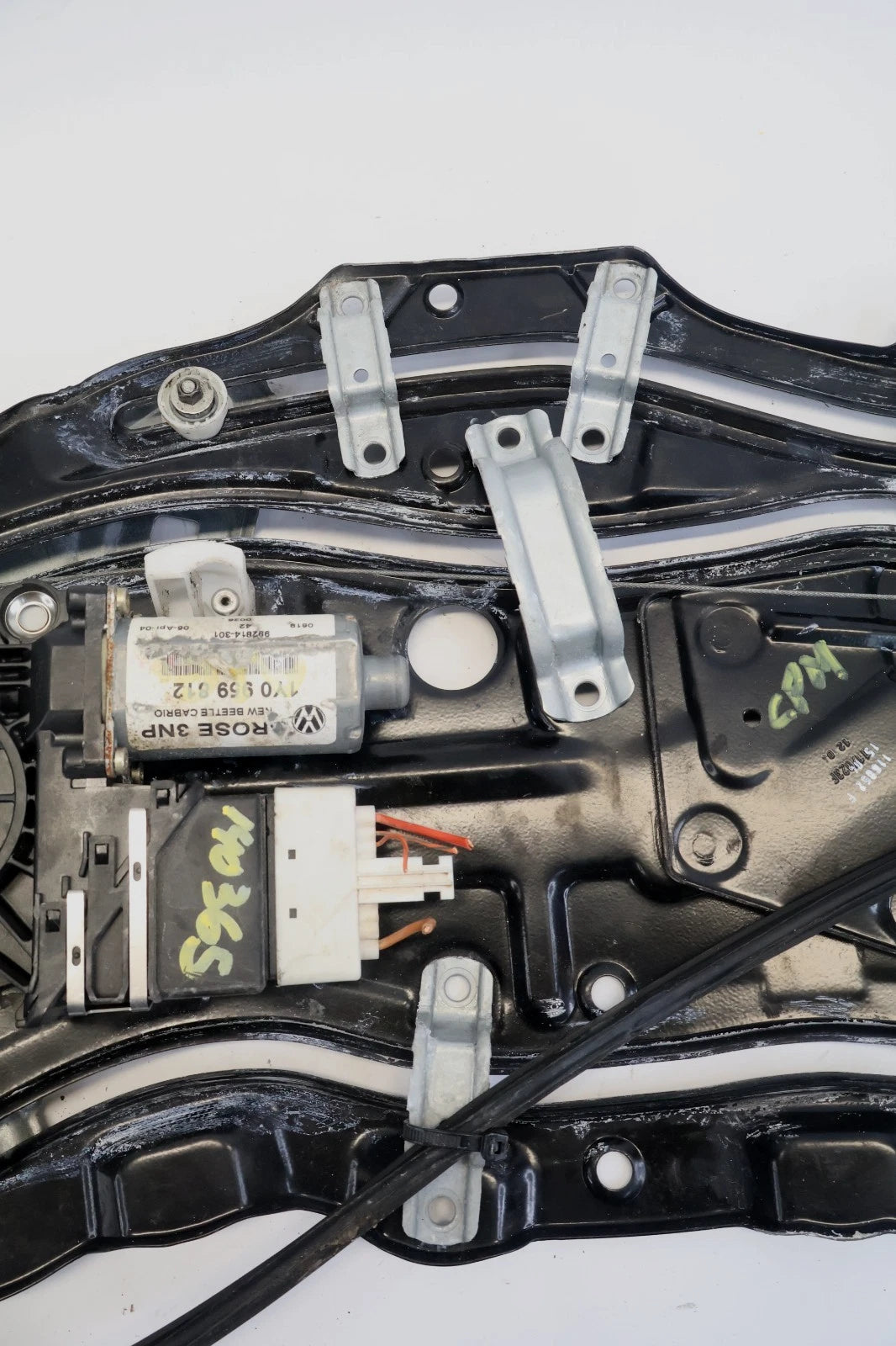 03-10 VW BEETLE CONVERTIBLE REAR RIGHT WINDOW REGULATOR MOTOR 1Y0-959-812