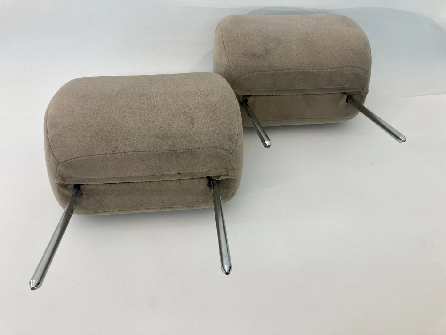 2006 FORD FUSION FRONT SEAT HEADREST LEFT RIGHT SET RESTRAINT PAIR BOLT OEM