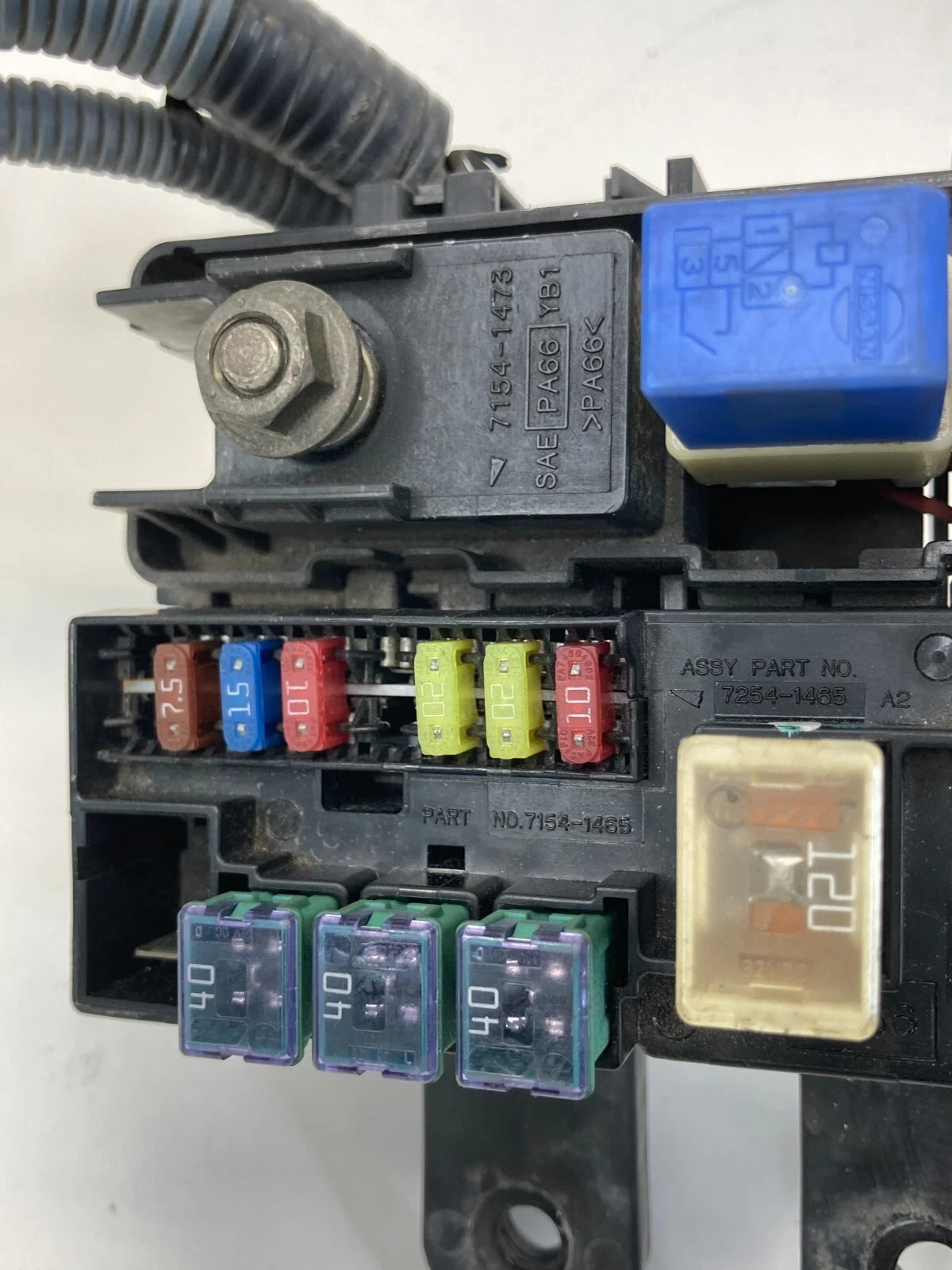 01-04 NISSAN PATHFINDER 3.5L 4WD UNDER HOOD FUSE RELAY BOX FUSEBOX 24382-4W000