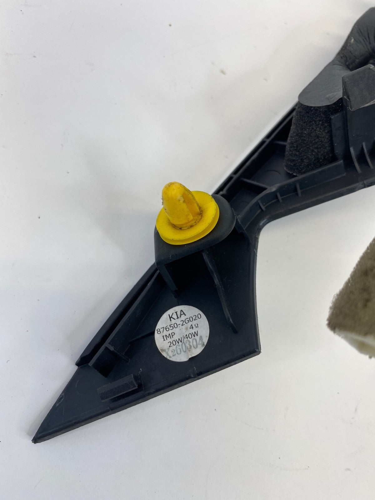 06-10 Kia Optima Front Left Side Tweeter Speaker Corner Cover Bezel 87650-2G020