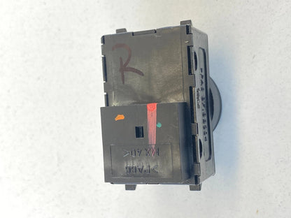 2001-2006 BMW 330XI RIGHT PASSENGER SEAT LUMBAR ADJUST SWITCH 8-360-877 OEM