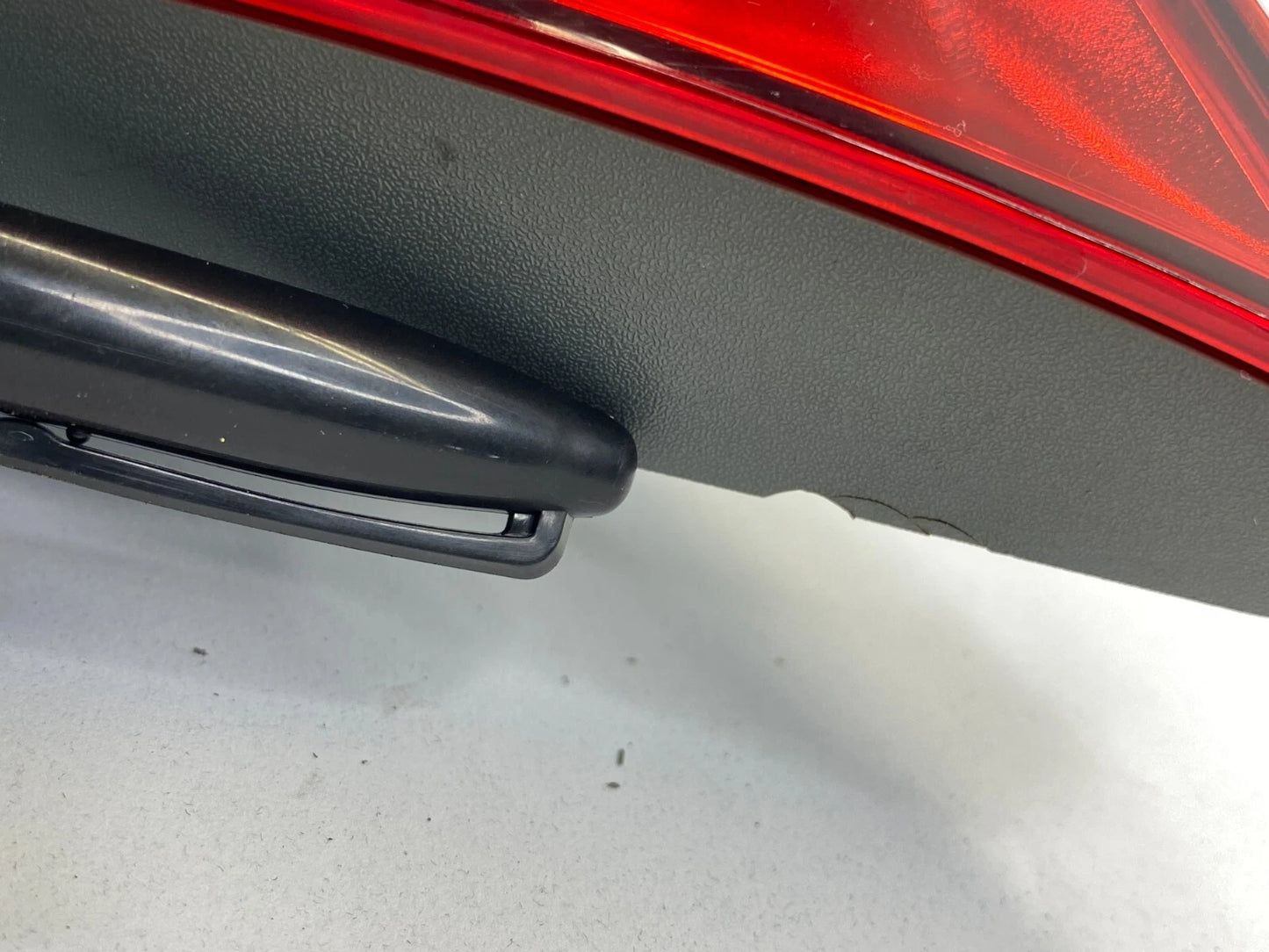 2011-2016 CHEVROLET CRUZE REAR RIGHT PASSENGER SIDE TAIL LIGHT TRUNK TAILLIGHT