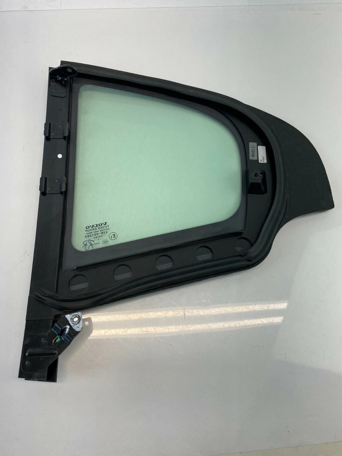 11-18 2011-2018 Volvo S60 Rear Right Back Door Quarter Fixed Window Glass OEM
