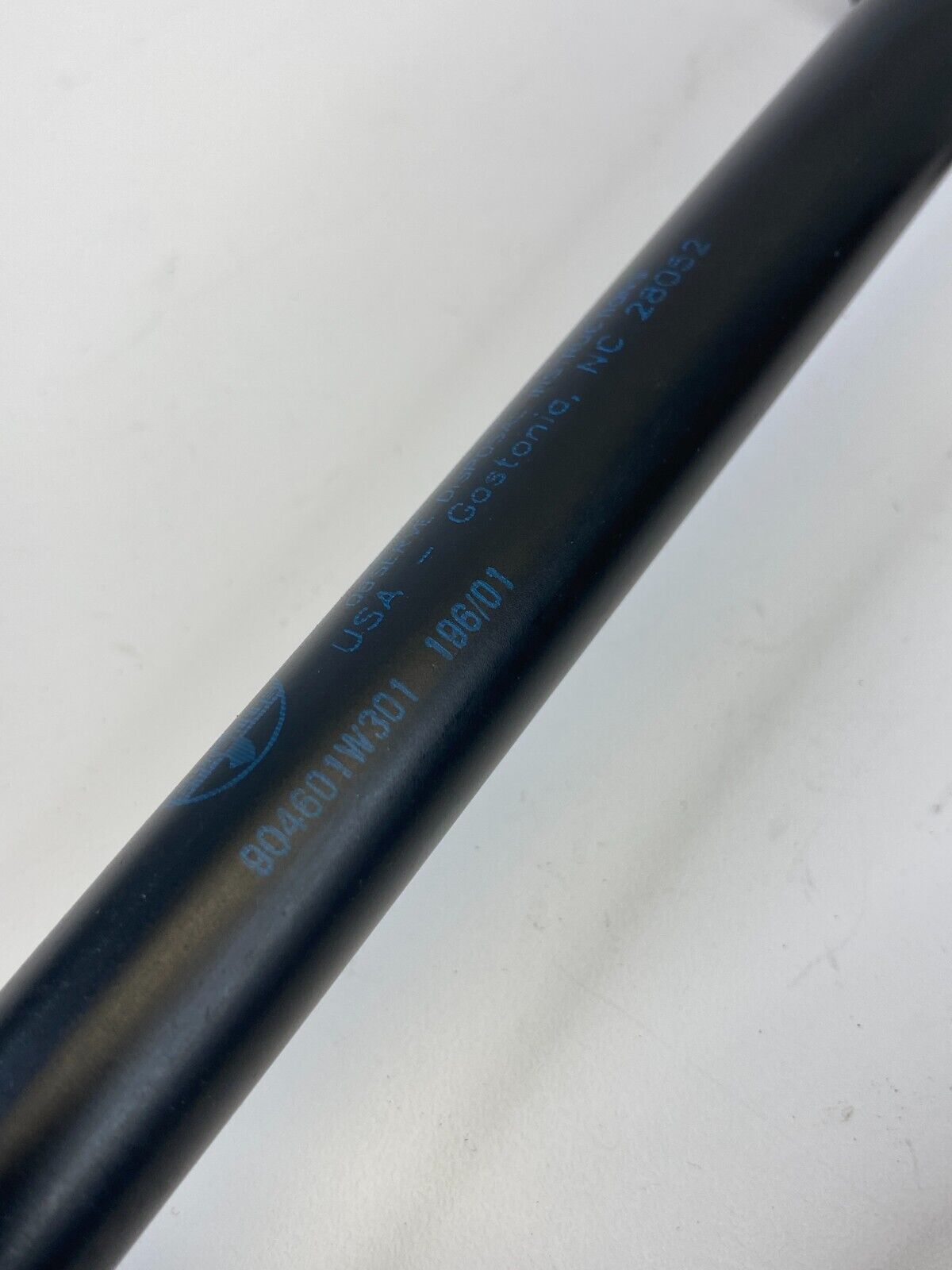 2002-2004 Nissan Pathfinder Rear Trunk Liftgate Support Shock Struts Pair LH RH