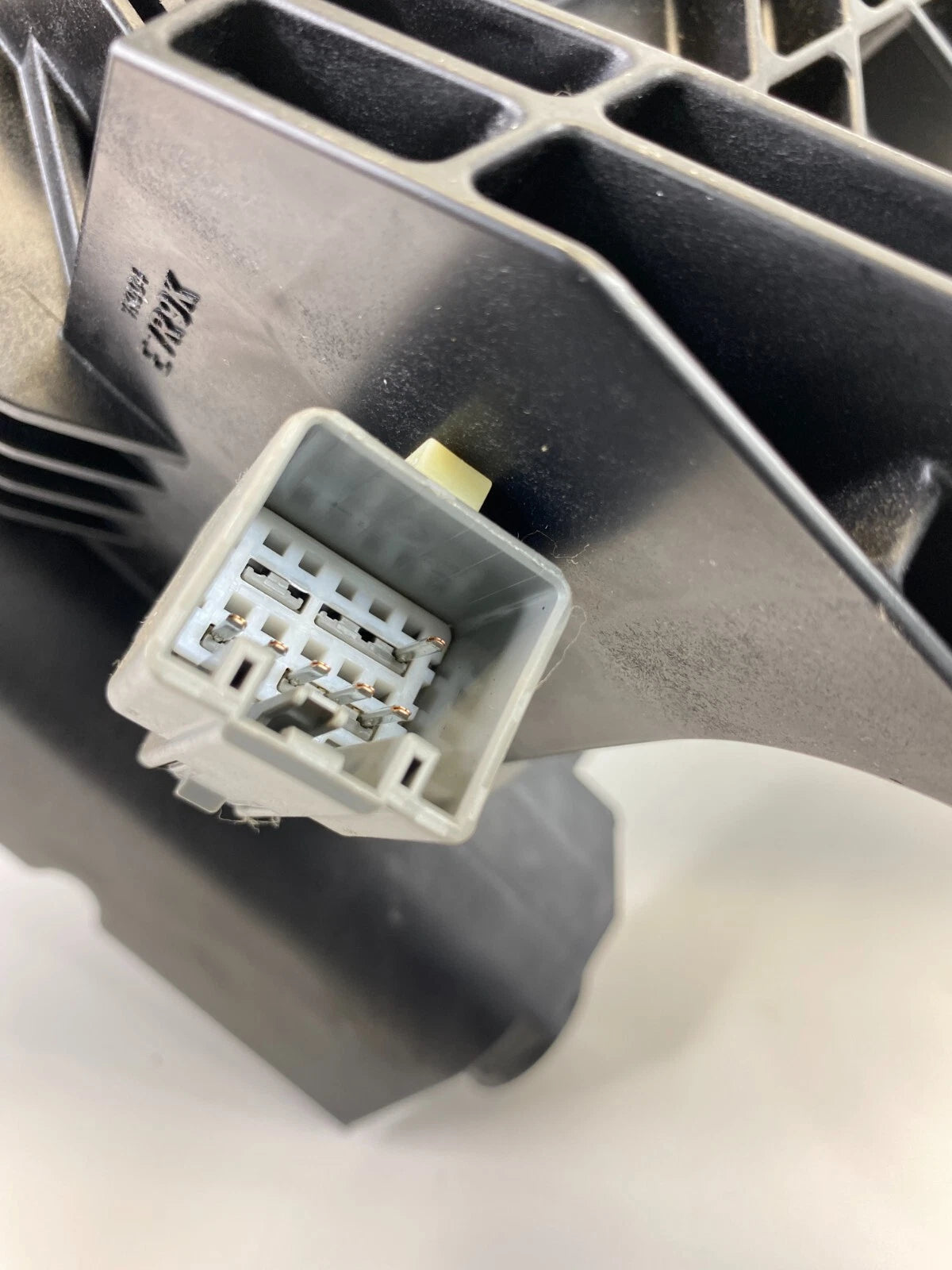 2012-2014 FORD FOCUS A/T CENTER CONSOLE FLOOR GEAR SHIFTER LEVER HANDLE ASSEMBLY