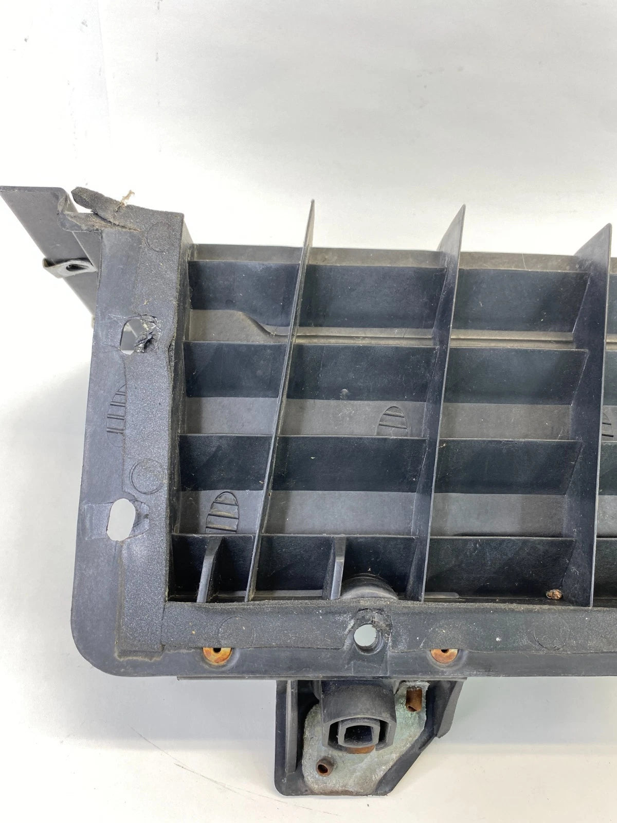 2003-2007 CADILLAC CTS 3.6L V6 A/T BATTERY SUPPORT TRAY ASSEMBLY 25783790 OEM