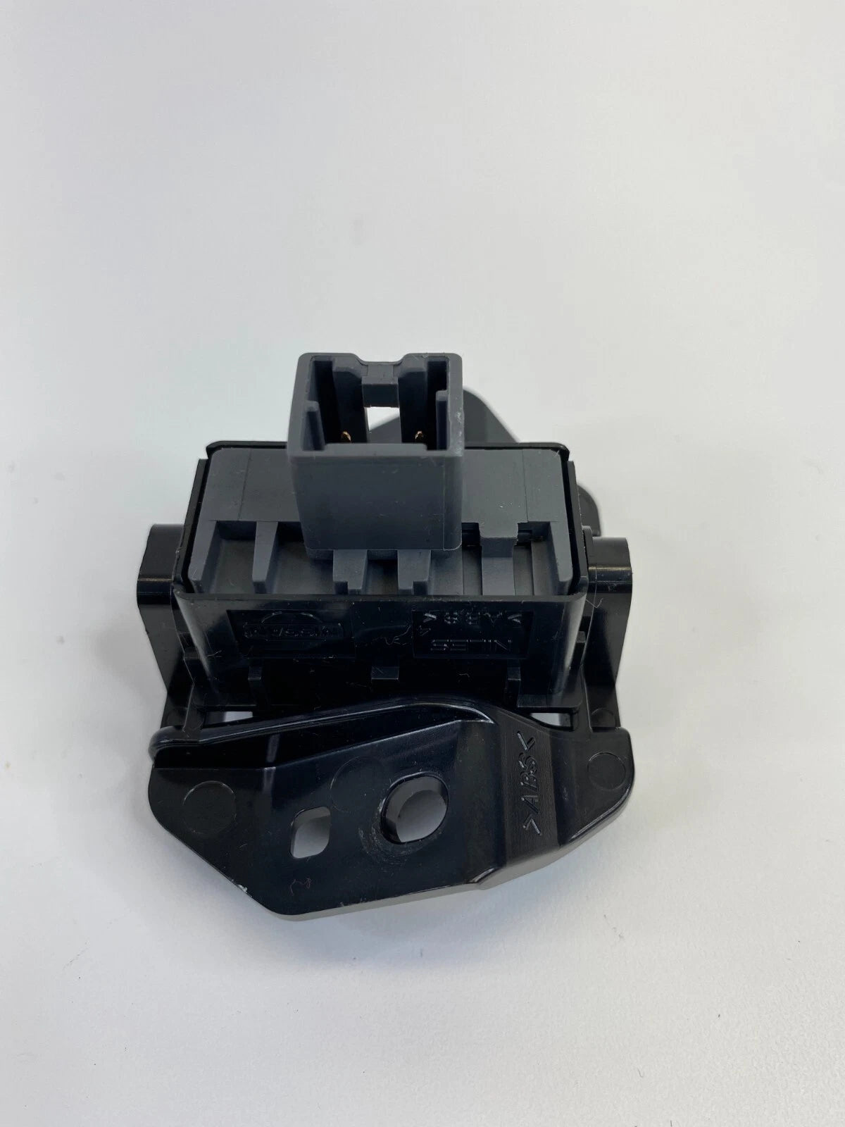 2006 07 08 09 2010 INFINITI M35 M45 TRUNK LID ON CANCEL OPEN LOCK CONTROL SWITCH