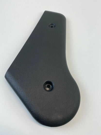 04-06 KIA AMANTI SEDAN FRONT RIGHT SEAT LOWER SIDE COVER TRIM PANEL 88177-3F000