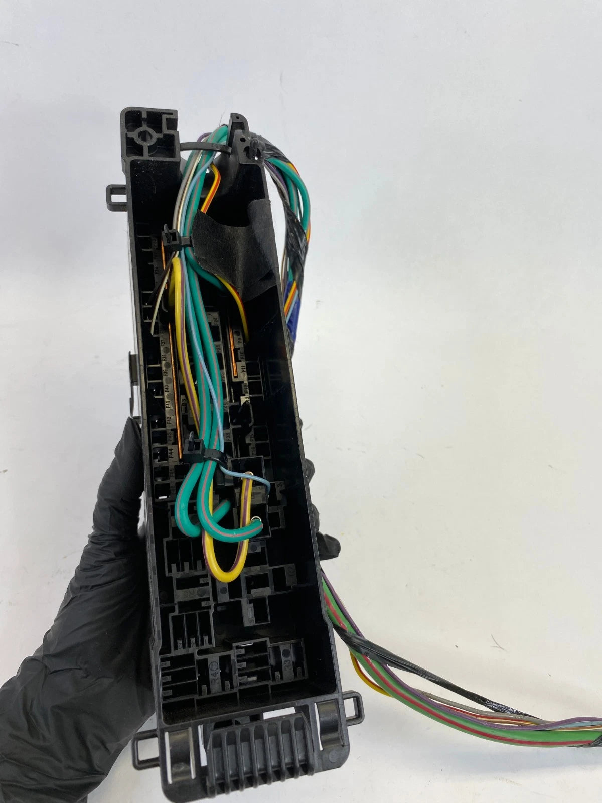 2012-2018 FORD FOCUS ENGINE BAY AUXILIARY FUSE BOX ELECTRICAL OEM AV6T-14K131-AB