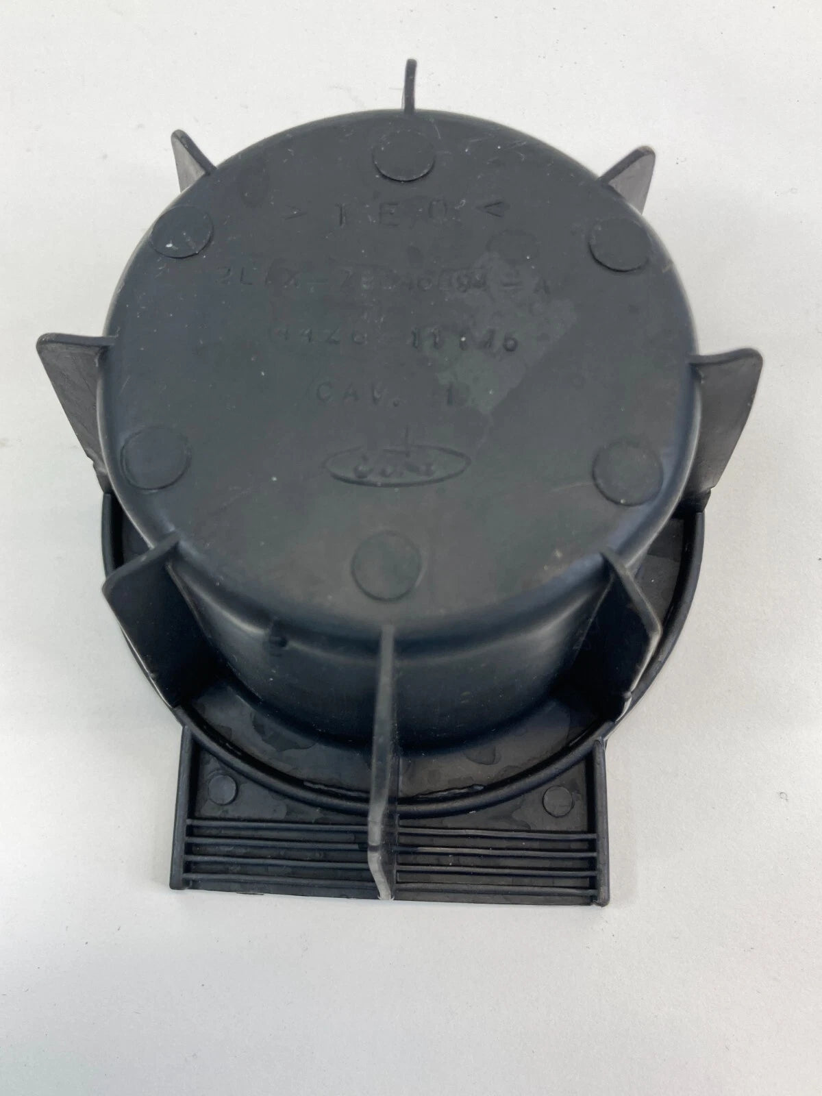 03-06 FORD EXPEDITION CENTER CONSOLE CUP HOLDER RUBBER INSERT 2L1X-78046B94-A