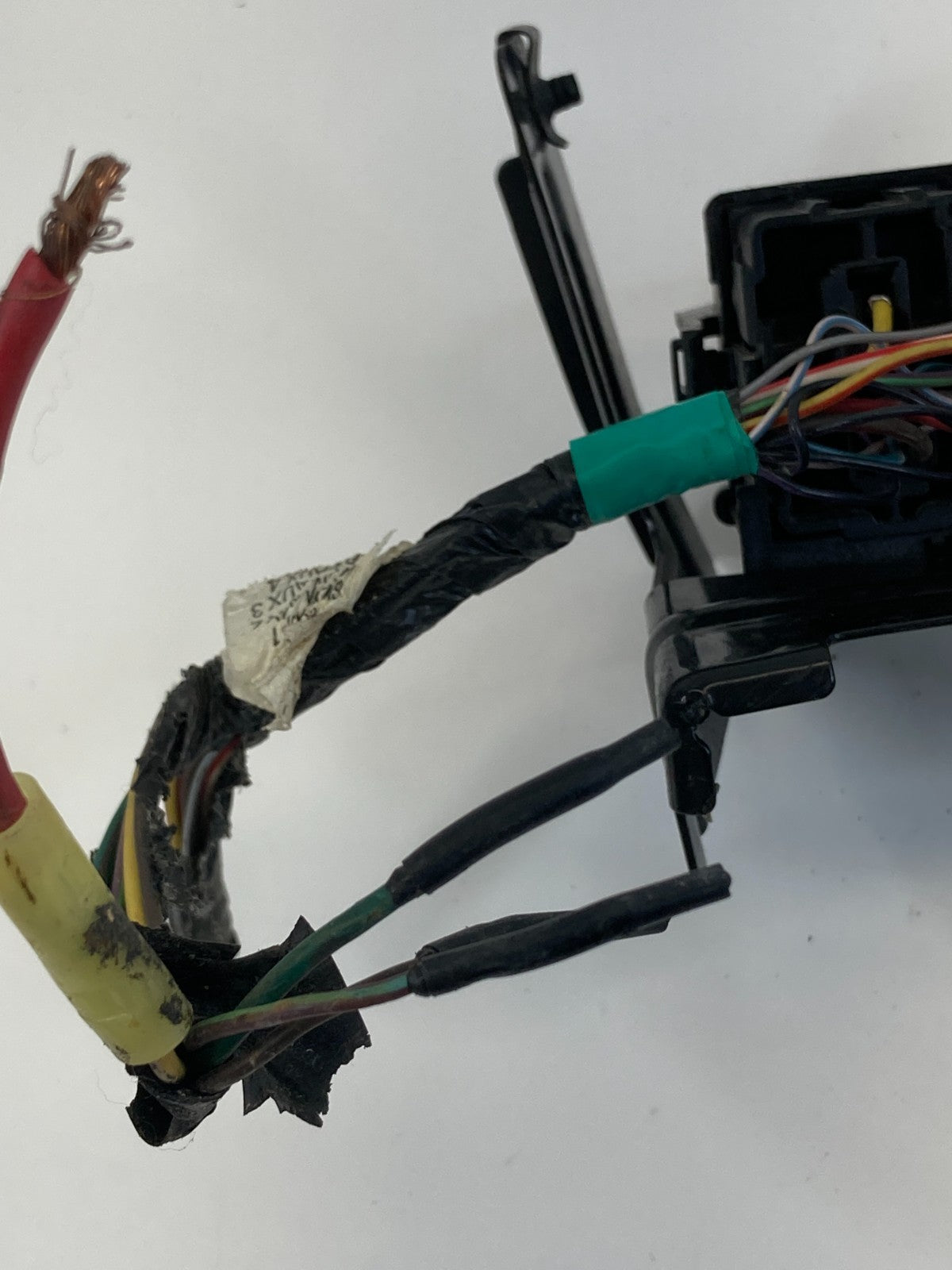 2011-2016 Ford F-250 SD F-350 SD Engine Compartment Relay Box 7C3T-14A206-AD