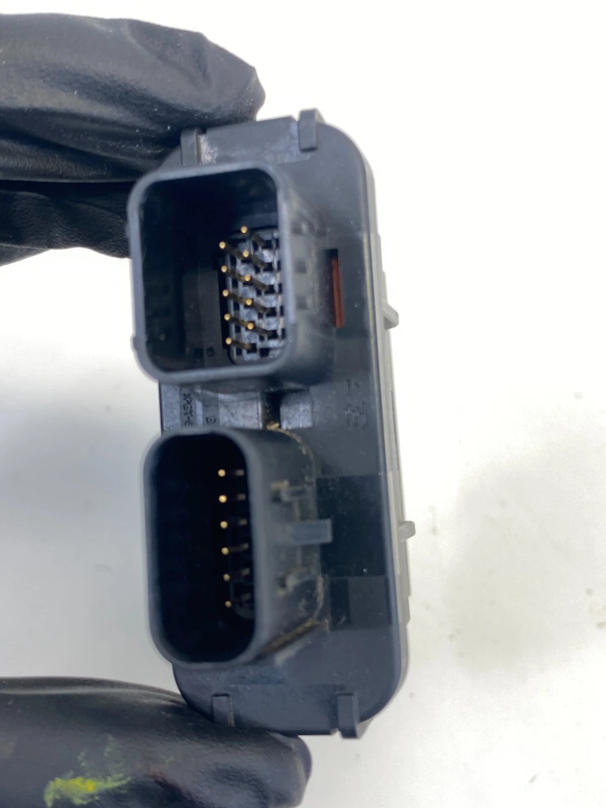 2010 2011 KIA SOUL FRONT RIGHT SEAT OCCUPANT MODULE SENSOR 88950-2K500 OEM