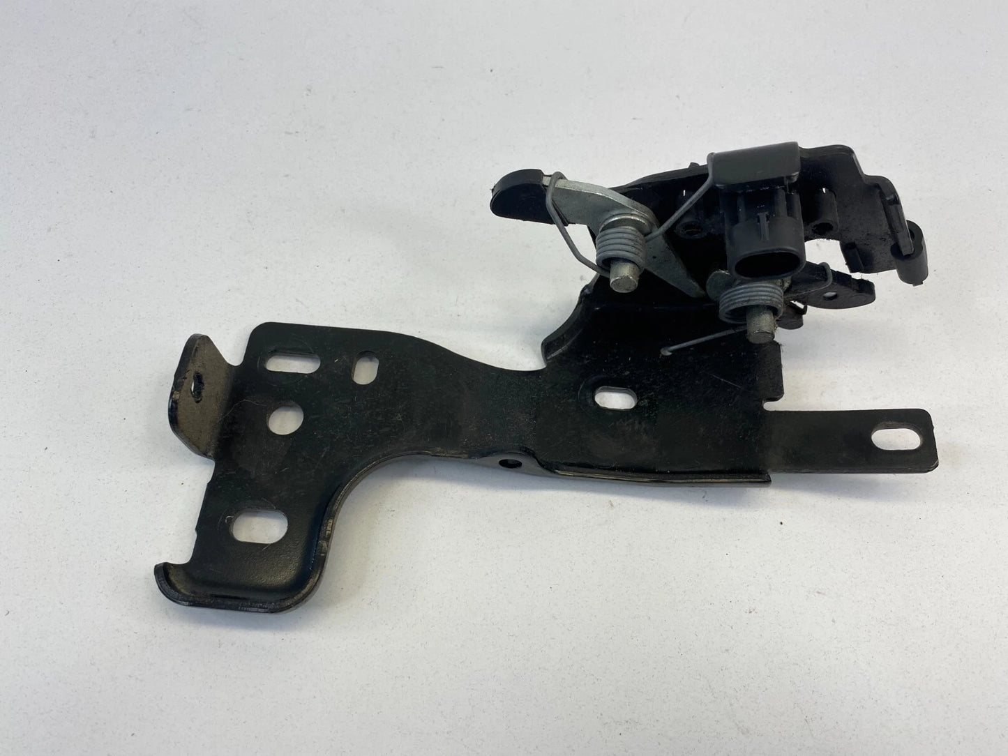 2005-2009 SAAB 9-7X REAR TRUNK LIFTGATE GLASS LOCK LATCH ACTUATOR OEM 16642459