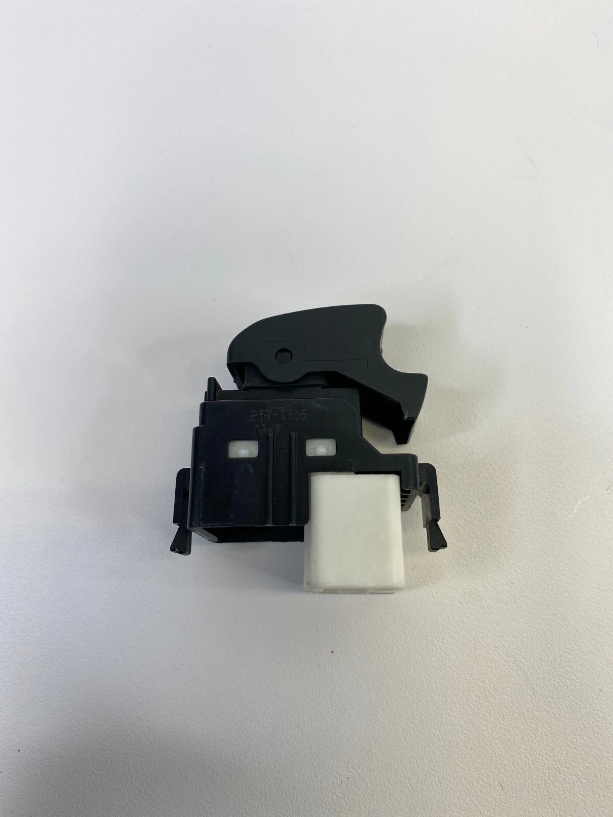 2004-2008 TOYOTA SOLARA FRONT RIGHT PASSENGER SIDE DOOR POWER WINDOW SWITCH OEM