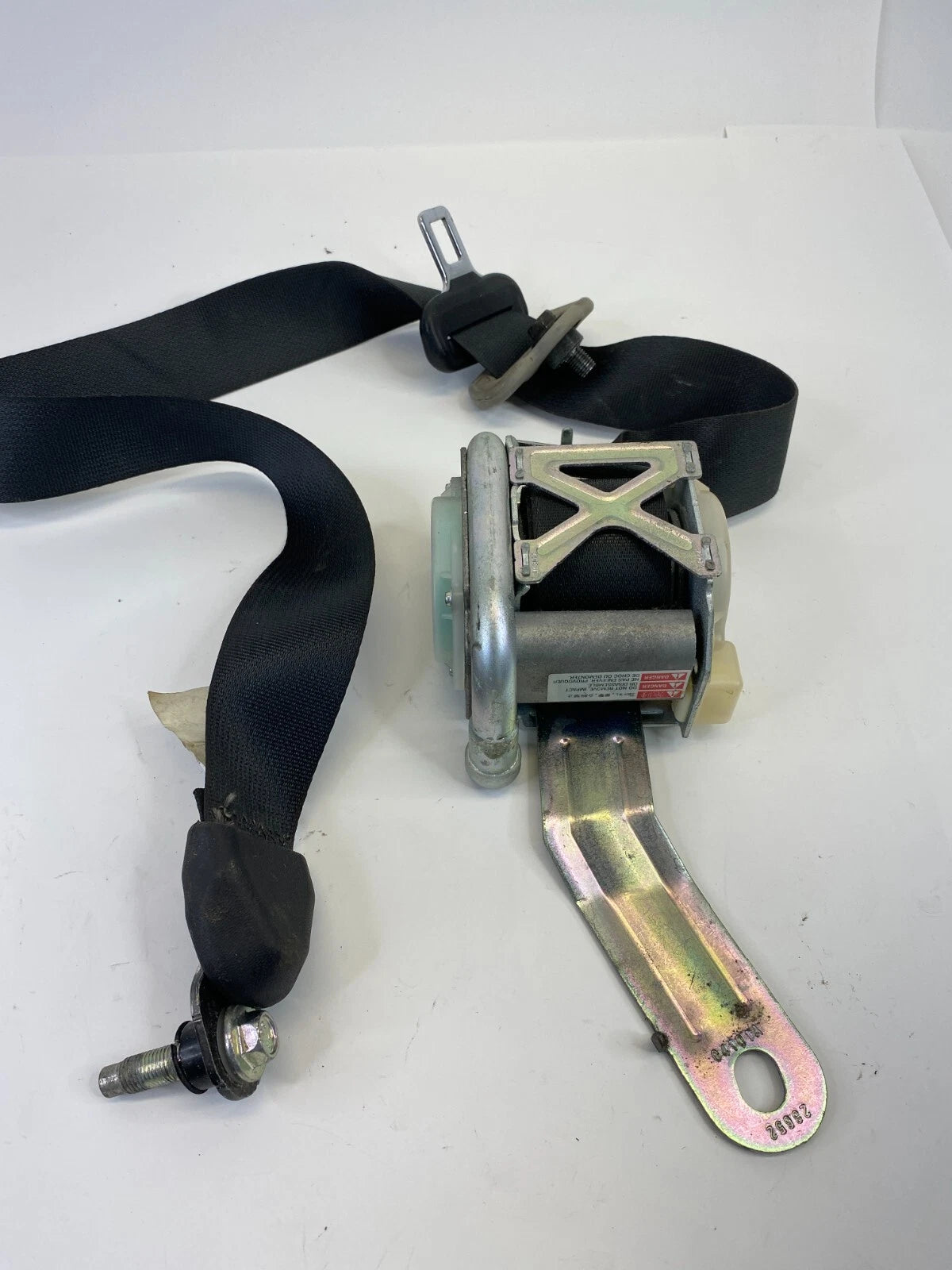 2004-2008 NISSAN MAXIMA FRONT LEFT DRIVER SEAT BELT RETRACTOR 2023728-AF OEM