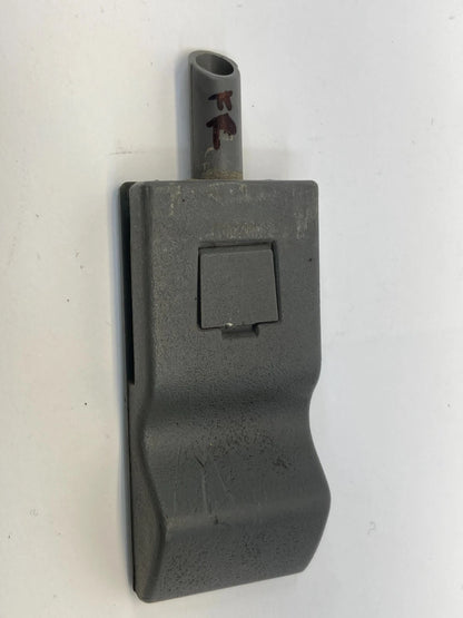 2007-2014 CHEVROLET SILVERADO 2500 HD FRONT RIGHT SIDE DOOR LOCK LOCKING KNOB