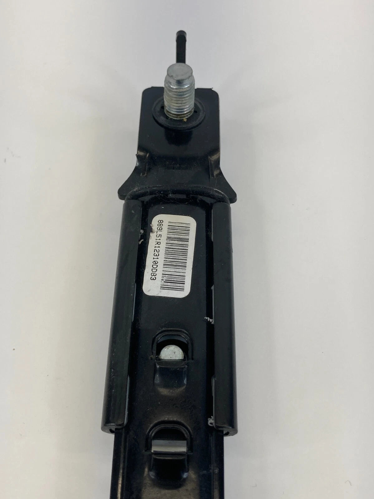 2011-2016 KIA OPTIMA FRONT RIGHT SIDE SEAT BELT HEIGHT ADJUSTER 2029264 OEM