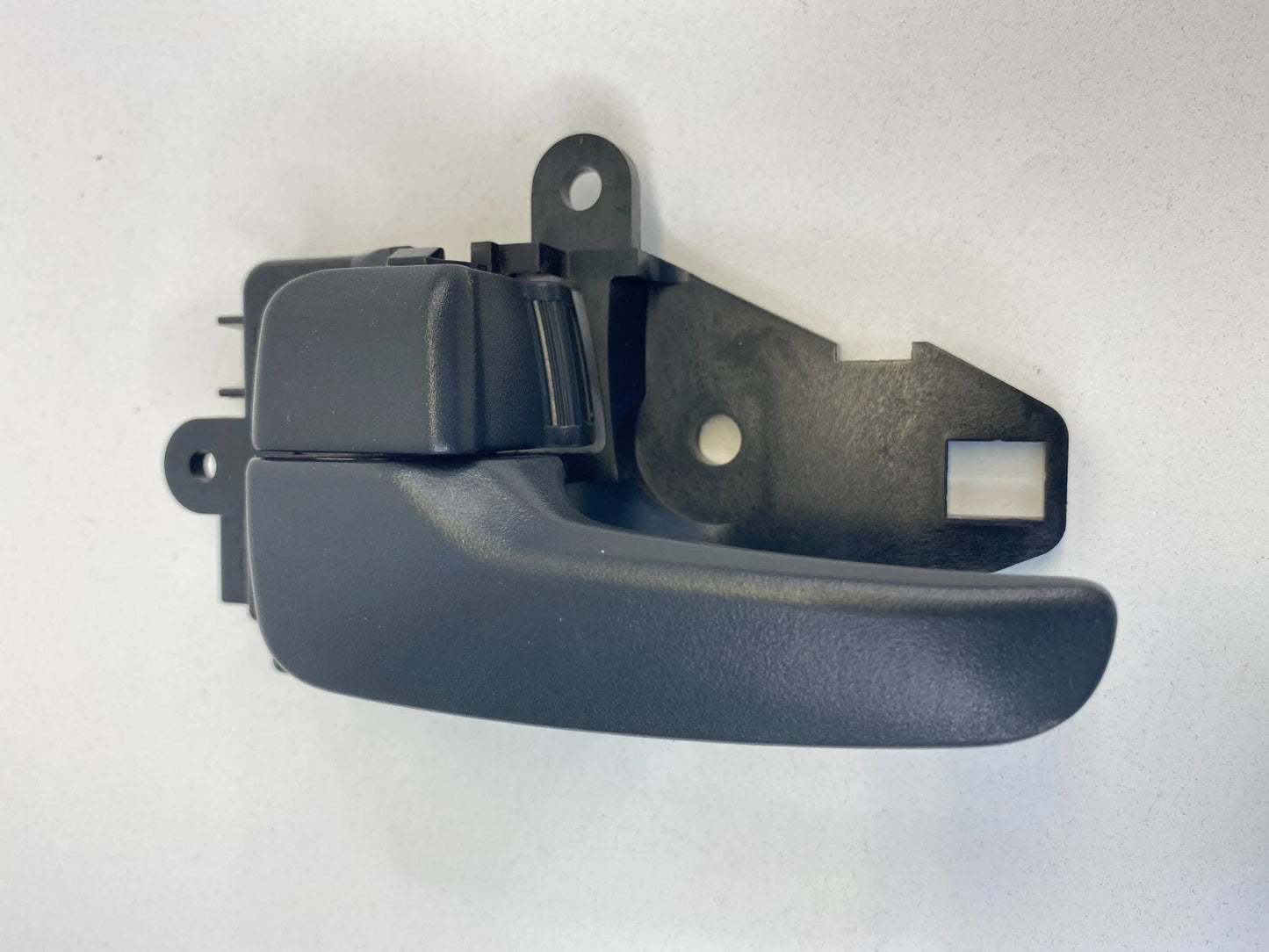 2007 2008 MITSUBISHI OUTLANDER REAR LEFT INTERIOR INNER DOOR HANDLE LH OEM