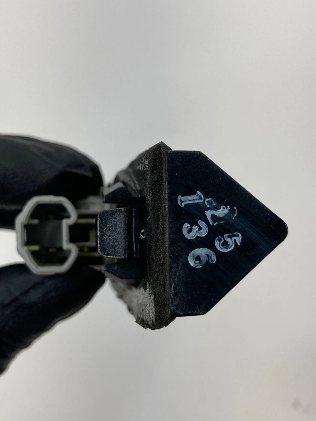 2004-2010 Toyota Sienna Rear Trunk Lid Left Or Right License Plate Light Lamp