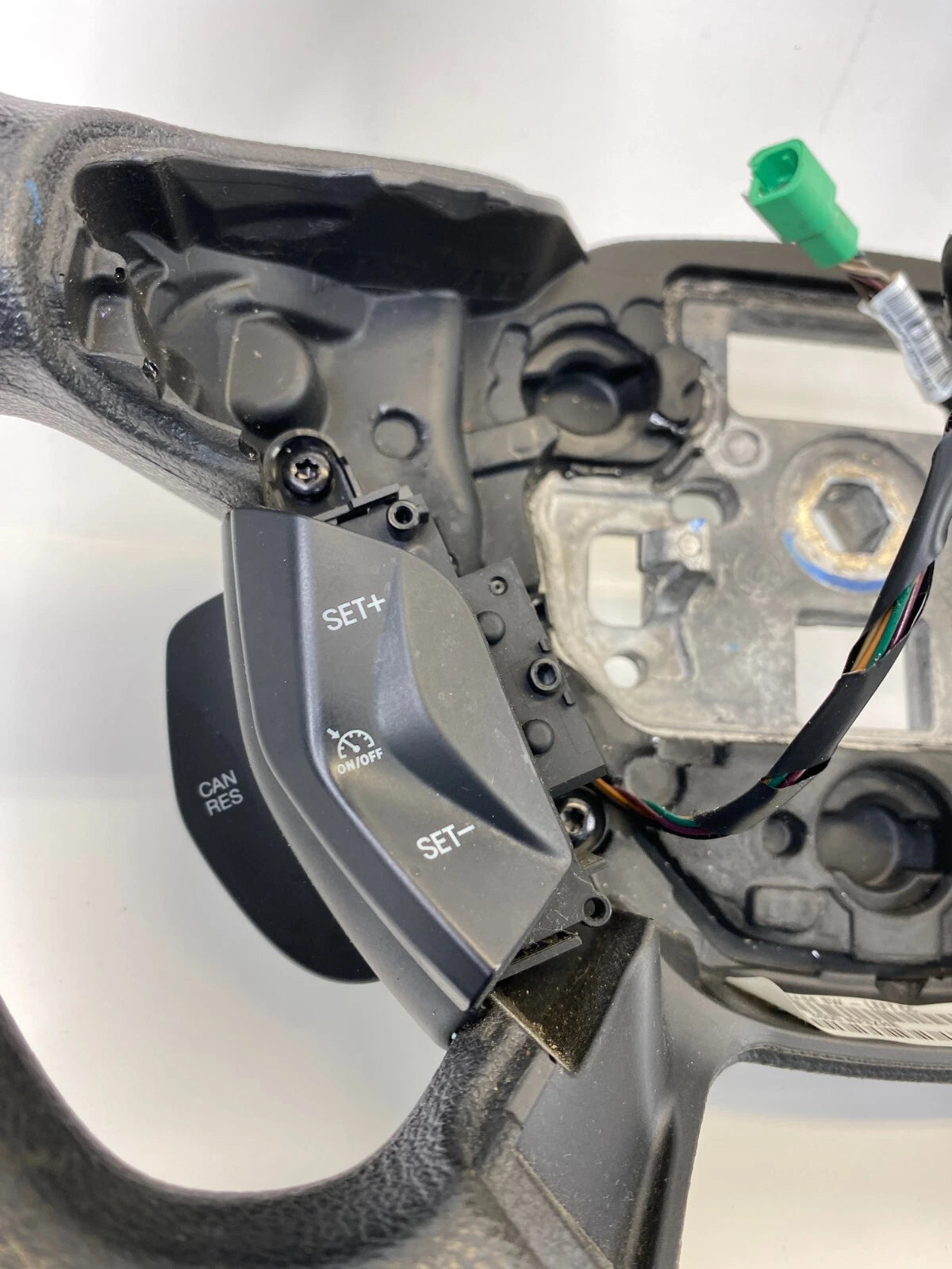 2012-2014 FORD FOCUS FRONT LEFT SIDE STEERING WHEEL W/ CRUISE CONTROL ASSY OEM