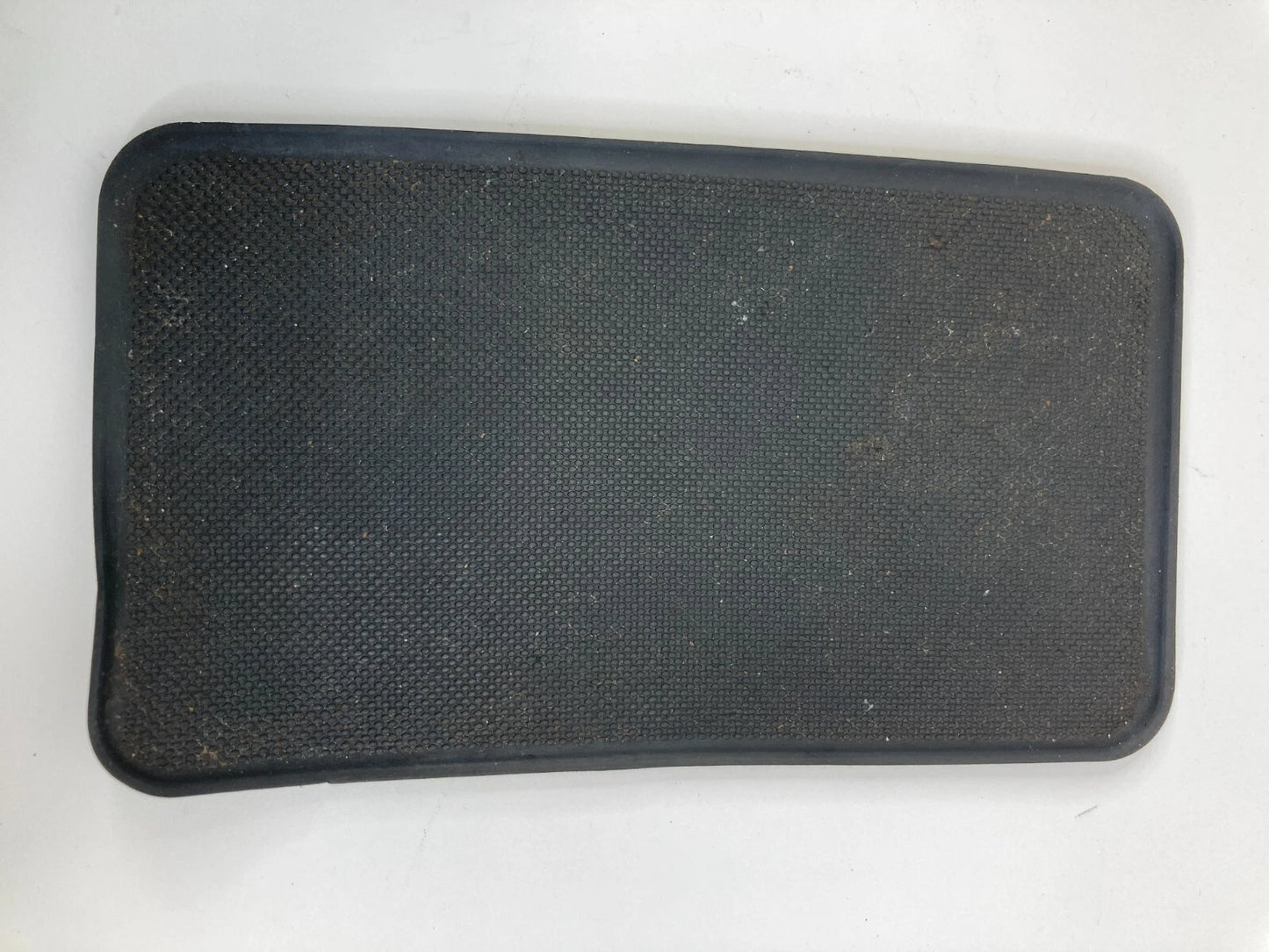 2003 04 05 2006 KIA SORENTO RUBBER DASH MAT INSERT PANEL COVER ASSEMBLY OEM