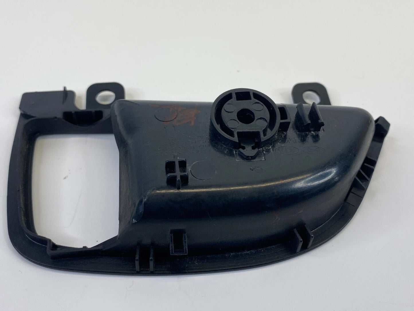 11-16 HYUNDAI ELANTRA FRONT RIGHT SIDE INSIDE DOOR HANDLE BEZEL 82621-MD000 OEM