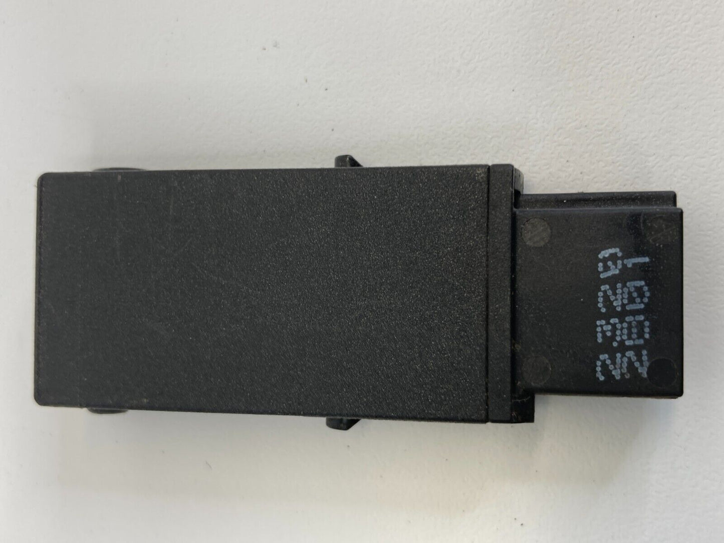 2011 Buick Regal Center Console AUX Jack Port Socket 13317917 OEM